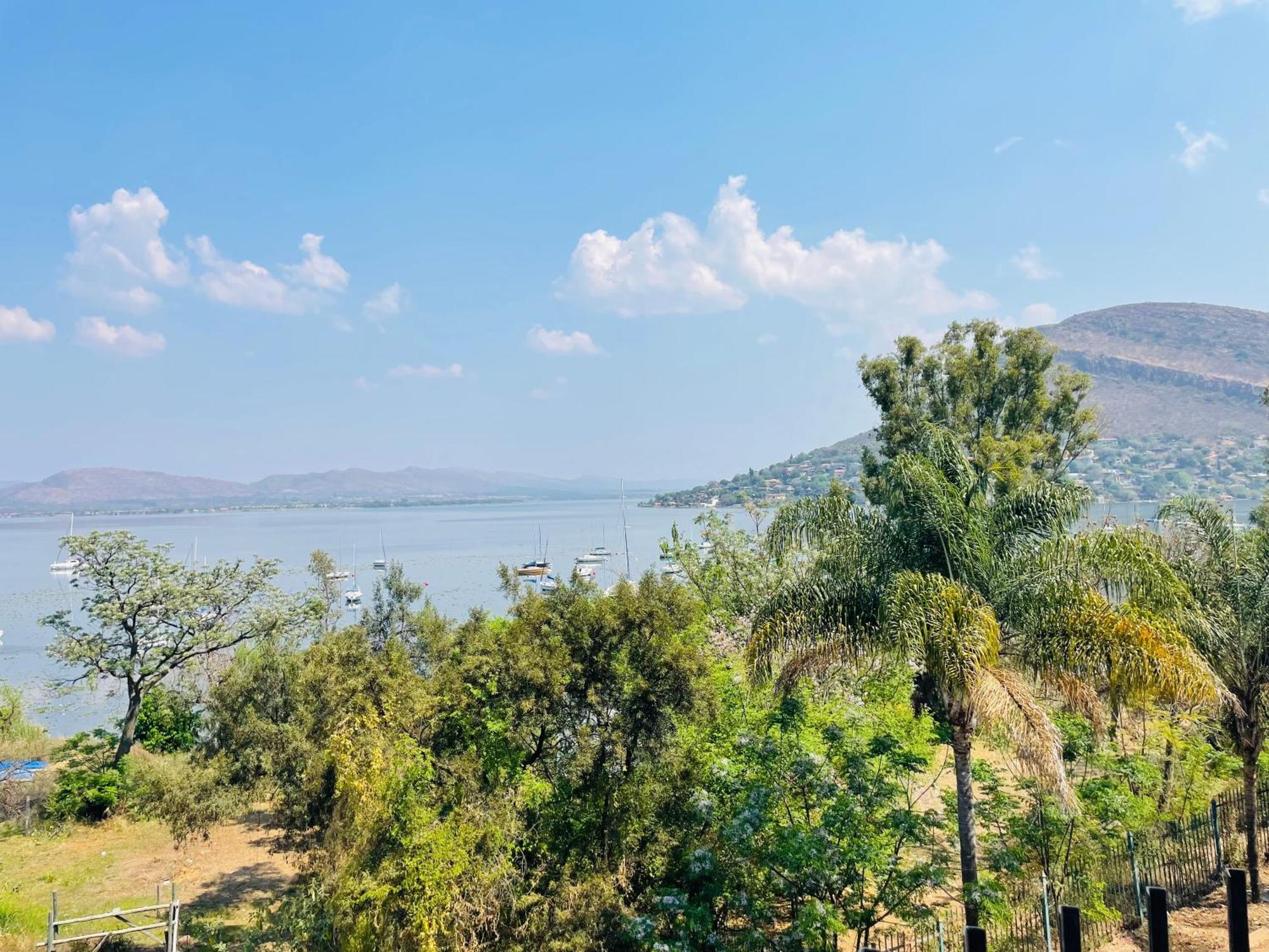 The Yacht House Hotell Hartbeespoort Eksteriør bilde